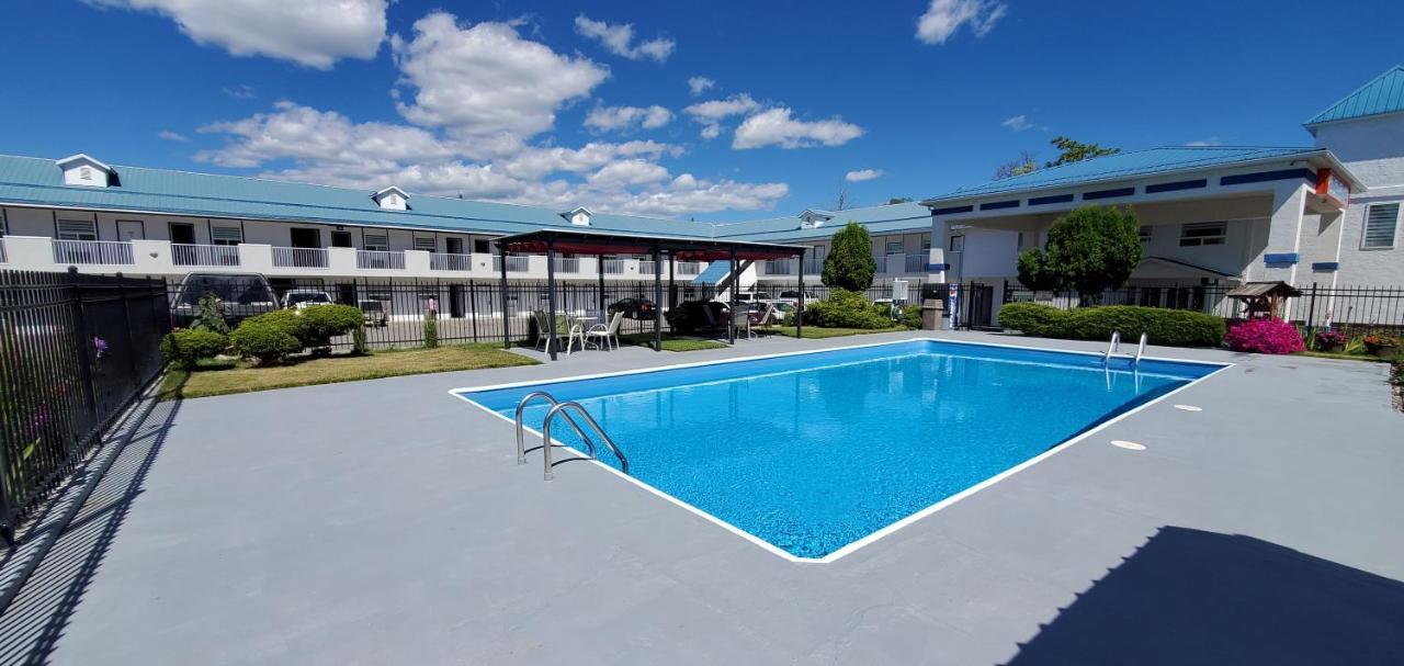 Grand Forks Inn Exteriör bild
